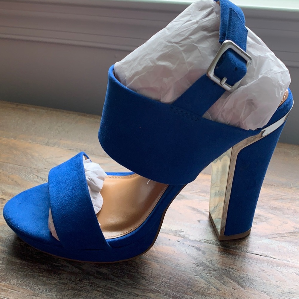 Women’s dress sandals